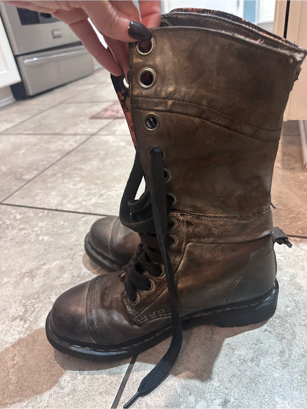 Dr. Martens Triumph 1914 foldover Boots Size 9 brown gray floral - Picture 4 of 10